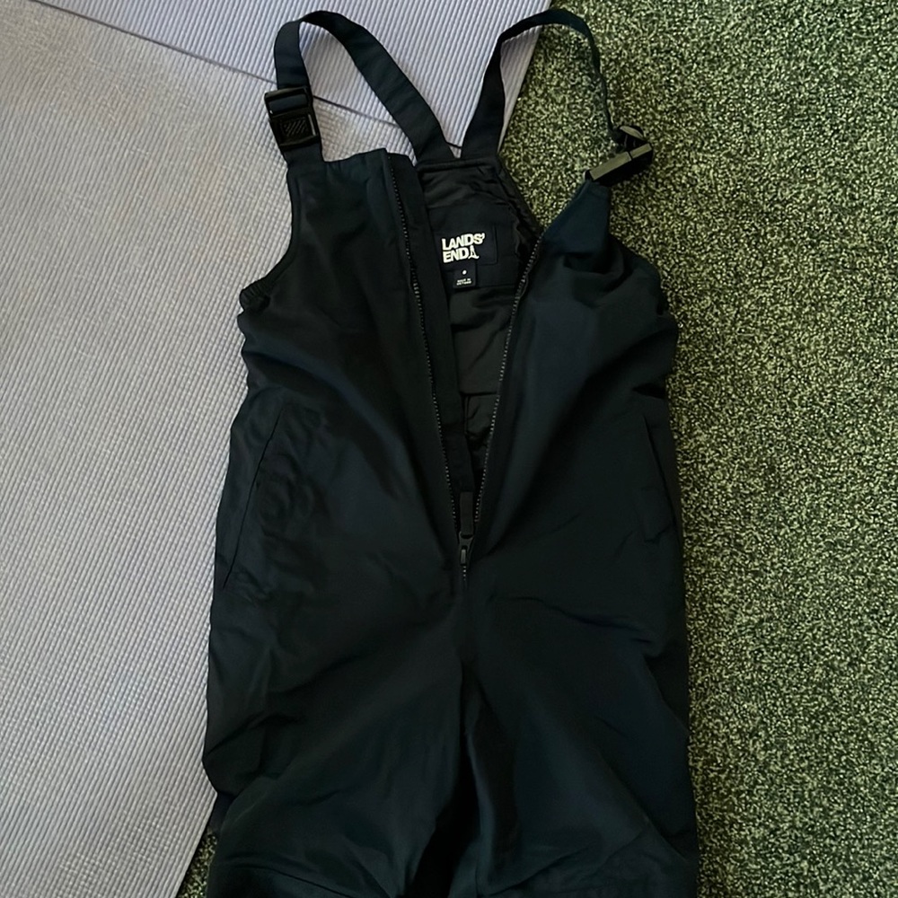 Navy blue snow pants like new size8